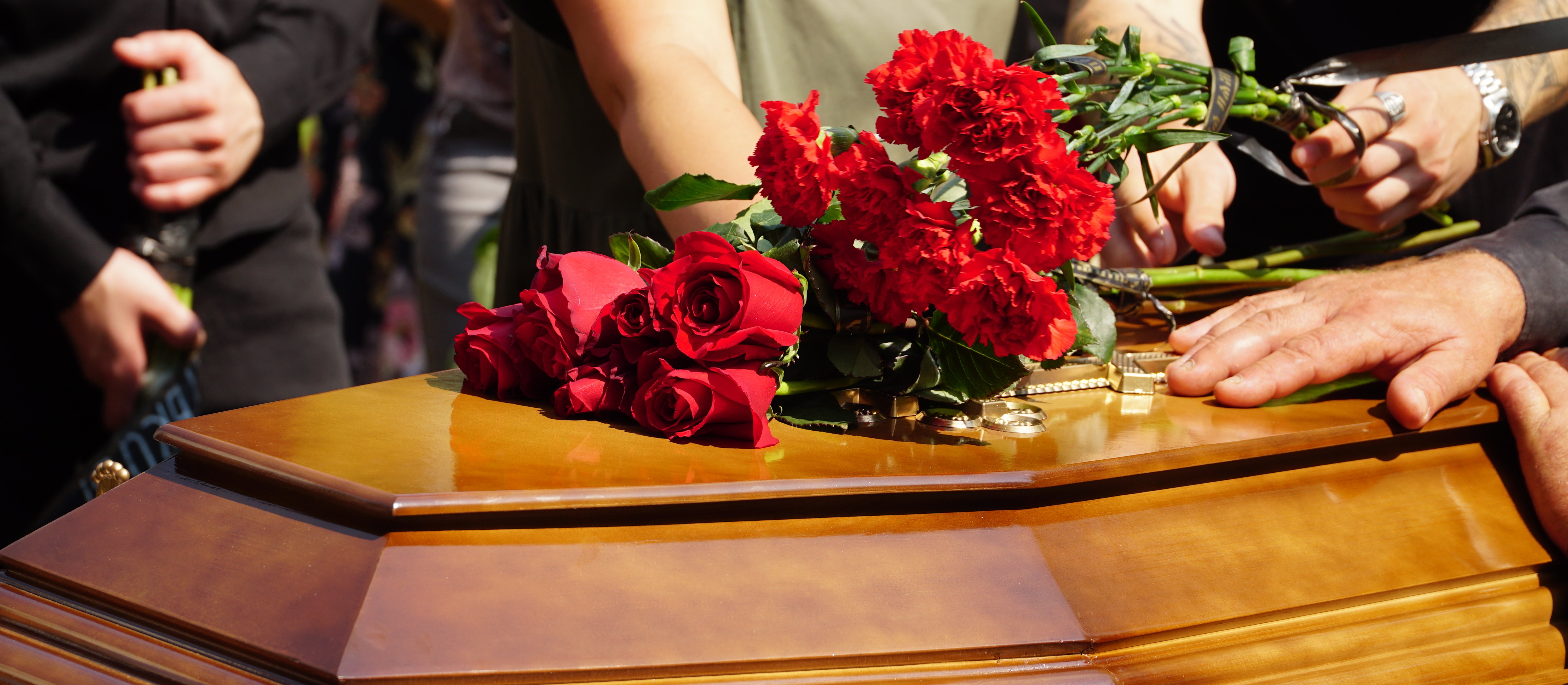 Sekcje bez zbędnej zwłoki, ale nie w Warszawie. Rodziny muszą czekać choćby miesiąc