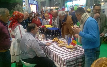 Na stoisku Rumunii można było spróbować rumuńskich ciast i win