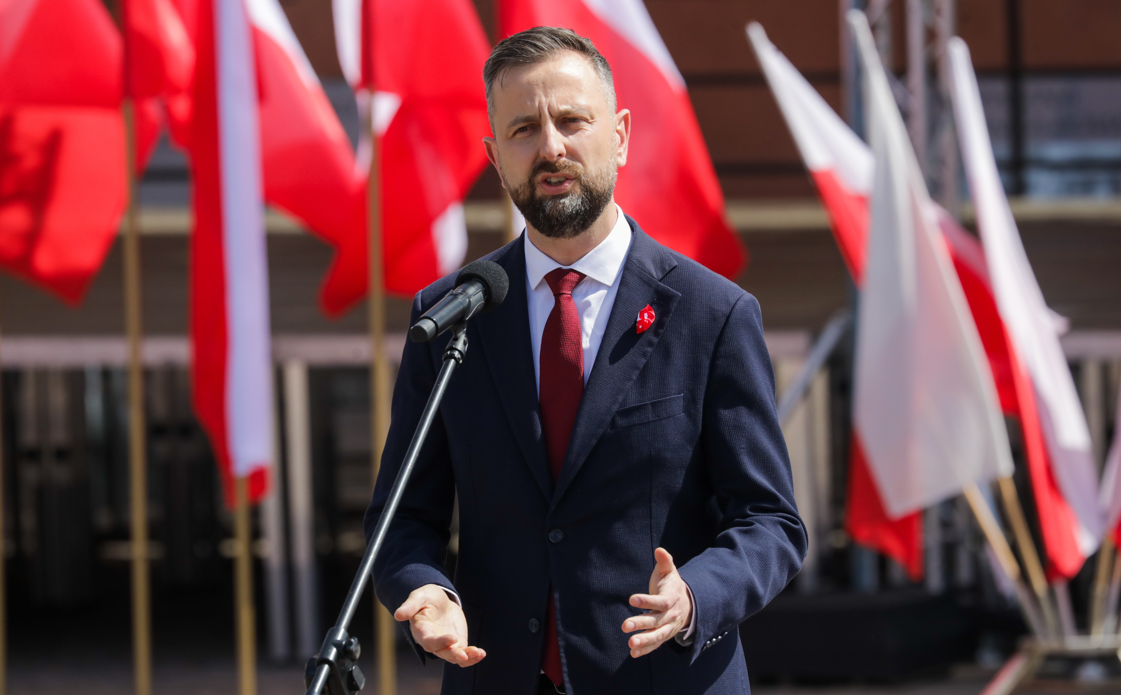 „Bądźmy dumni z Biało-Czerwonej”. Poruszające słowa Kosiniaka-Kamysza w Dniu Flagi