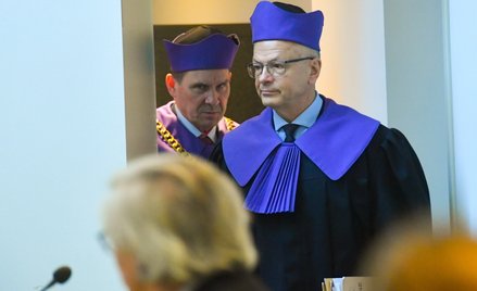 Wraca sprawa dotacji dla PiS. Prof. Wróbel: Izba Kontroli to organ pozasądowy