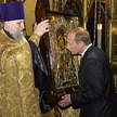 Władimir Putin w soborze Zwiastowania na Kremlu (2004 rok)