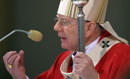Abp Jędraszewski w liście na adwent o „zagrożonej rodzinie” i „heroizmie strzegących granicy”