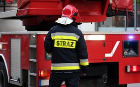 Drewniany dach willi w trakcie akcji gaśniczej zawalił się do środka