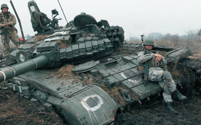 Rosyjski czołg T-72BW zobyty przez siły ukraińskie w obwodzie czernichowskim.