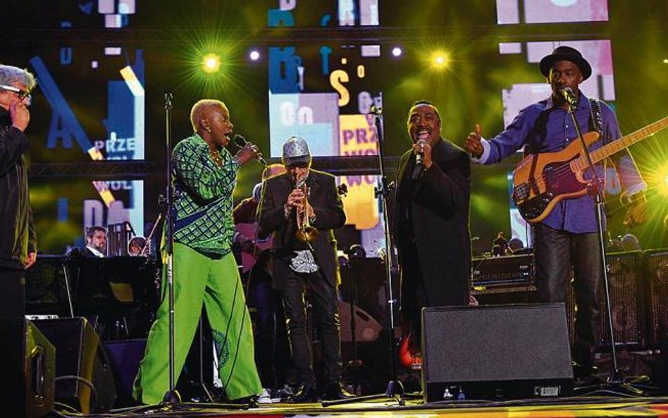 Gwiazdy sobotniego koncertu (od lewej): Trilok Gurtu, Angelique Kidjo, Tomasz Stańko, Kenn Hicks i M