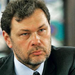 Jacek Chwedoruk był w latach 1990 – 1991 dyrektorem departamentu w Ministerstwie Przekształceń Własn