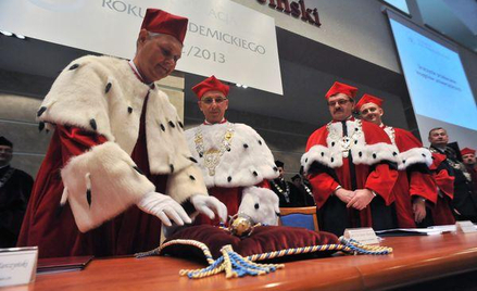 Listę kandydatów do Centralnej Komisji ds. Stopni i Tytułów Naukowych wyborcy poznają, gdy oddają gł