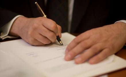 Jest kilka powodów, by spisać testament. Czasem jest to konieczne, by np. przekazać majątek osobie s