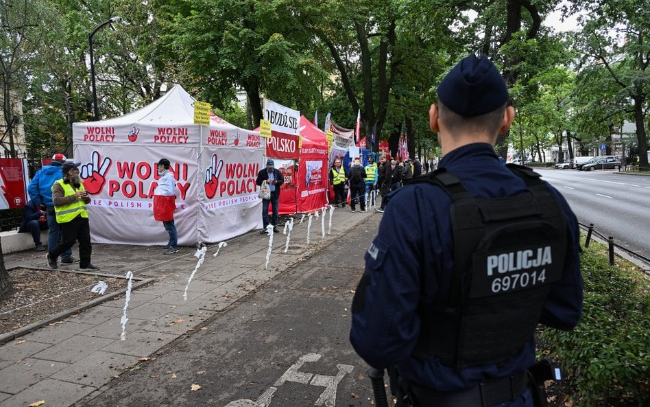 Namioty przed Trybunałem Konstytucyjnym