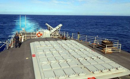 Krążownik rakietowy USS Lake Erie, z którego pokładu wystrzelono pocisk