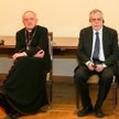 Prof. Andrea Riccardi (na zdjęciu z kard. Kazimierzem Nyczem) podczas uroczystości przyznania tytułu