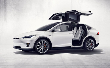 Tesla wycofuje Model X 60D – cennik idzie w górę