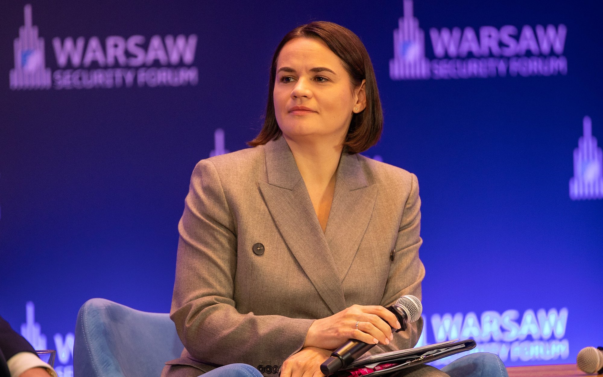 Kłopoty liderki wolnej Białorusi z geopolityką w tle