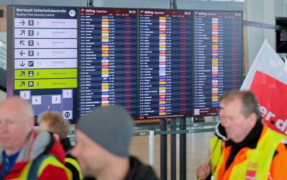 Strajku ostrzegawczy zorganizowany przez związek zawodowy Verdi na lotnisku Berlin-Brandenburg