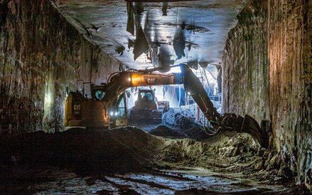 Spod stropu tunelu wybrano już ziemię na odczinku 300 metrów
