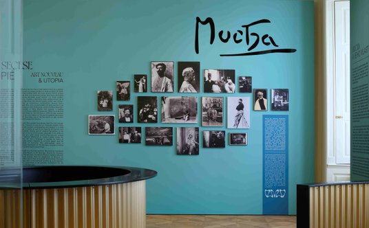 Muzeum pokazuje życie i twórczość Alfonsa Muchy