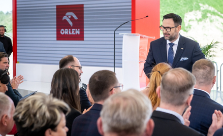 Prezes PKN Orlen Daniel Obajtek podczas konferencji prasowej w Grudziądzu.