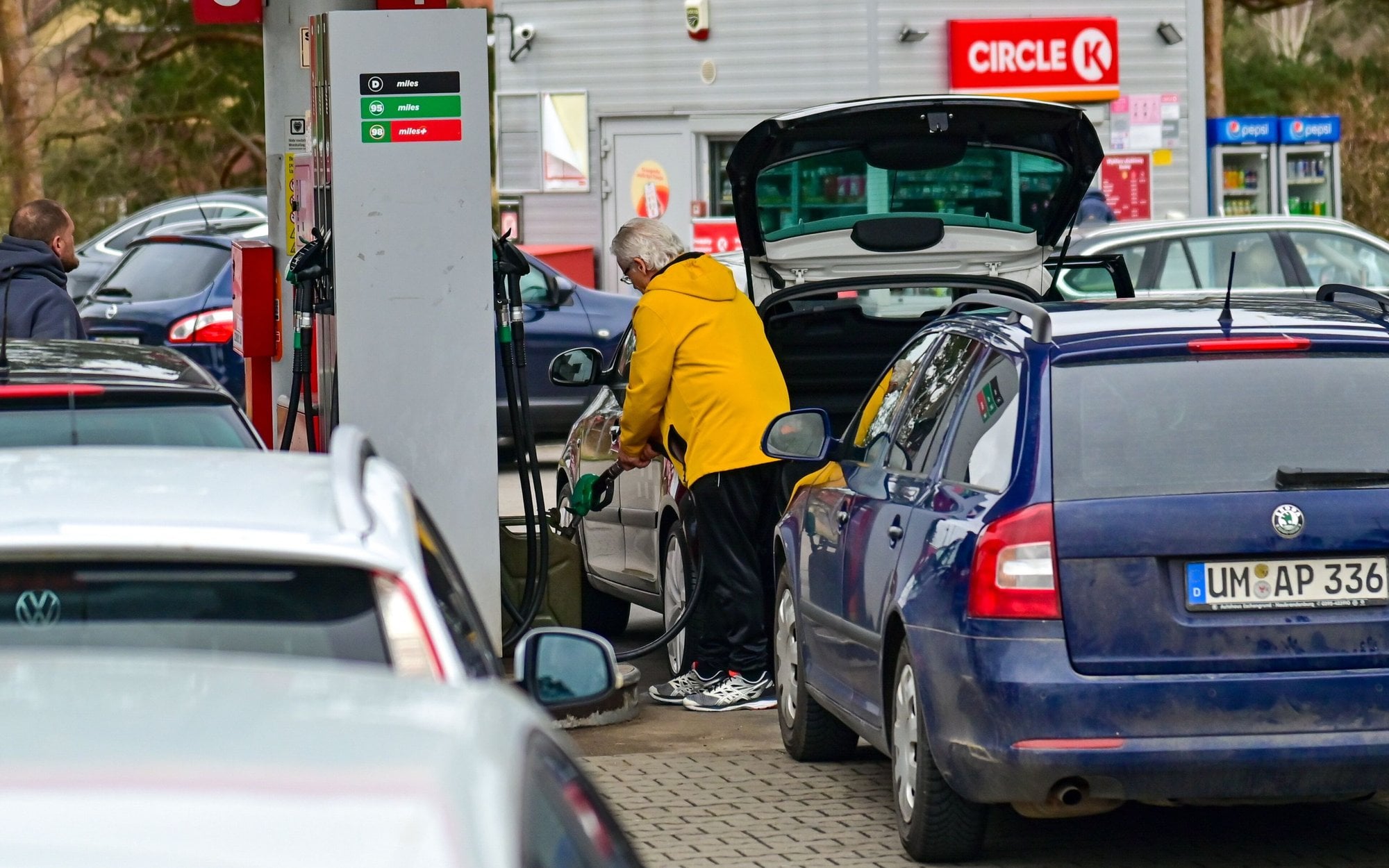 Poll: Three-quarters of Poles positively measure  the CPN package