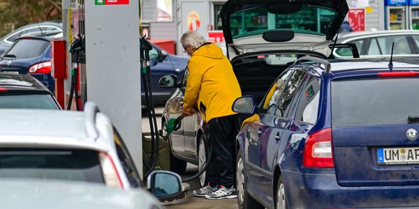 Sondaż: Trzy czwarte Polaków pozytywnie ocenia pakiet CPN