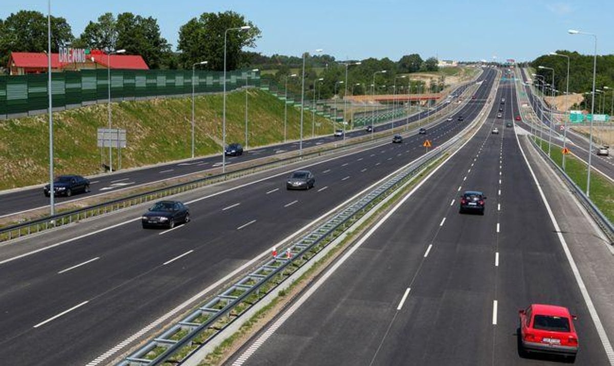 Z Jaką Prędkością Masz Obowiązek Jechać Na Autostradzie Czy na autostradzie obowiązuje minimalna prędkość? - rp.pl