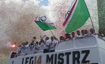 Legia Warszawa świętowała mistrzostwo. Trzech piłkarzy z mandatami