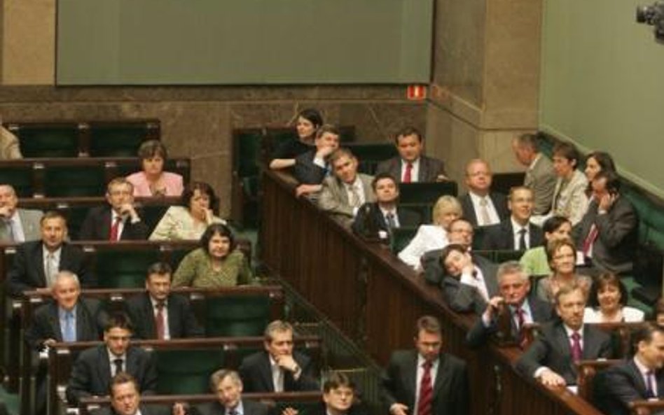 Posłowie zdążyli odebrać sędziom awans poziomy