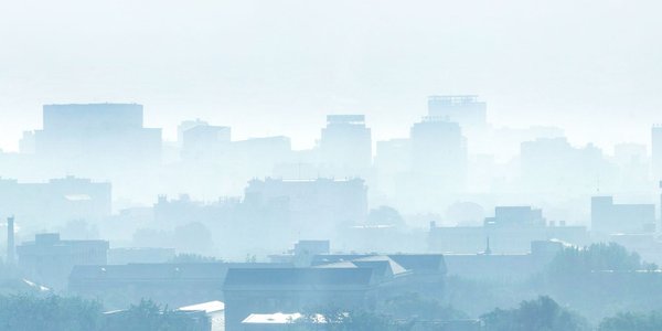 Samorządy skarżą się do premiera na „Czyste Powietrze”. Kopciuchy znikną za 30 lat?