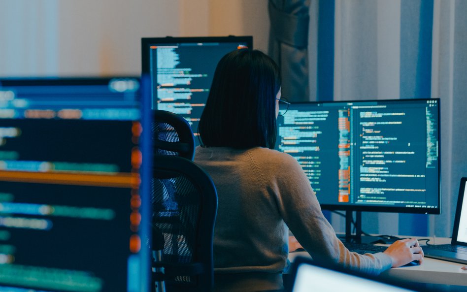 AI zmienia rynek pracy szybciej, niż myślimy. Firmy już szukają nowych kompetencji