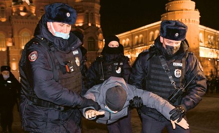 W pierwszych tygodniach po rozpoczęciu inwazji na Ukrainę Kreml praktycznie zmiażdżył antywojenne pr