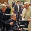 Benedykt XVI posłuchał Stephena Hawkinga