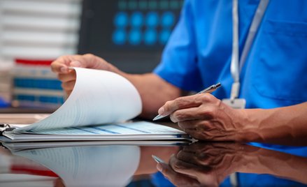 Firmy farmaceutyczne wiedzą, jak wpływać na lekarzy, by ci przepisywali produkowane przez nie leki