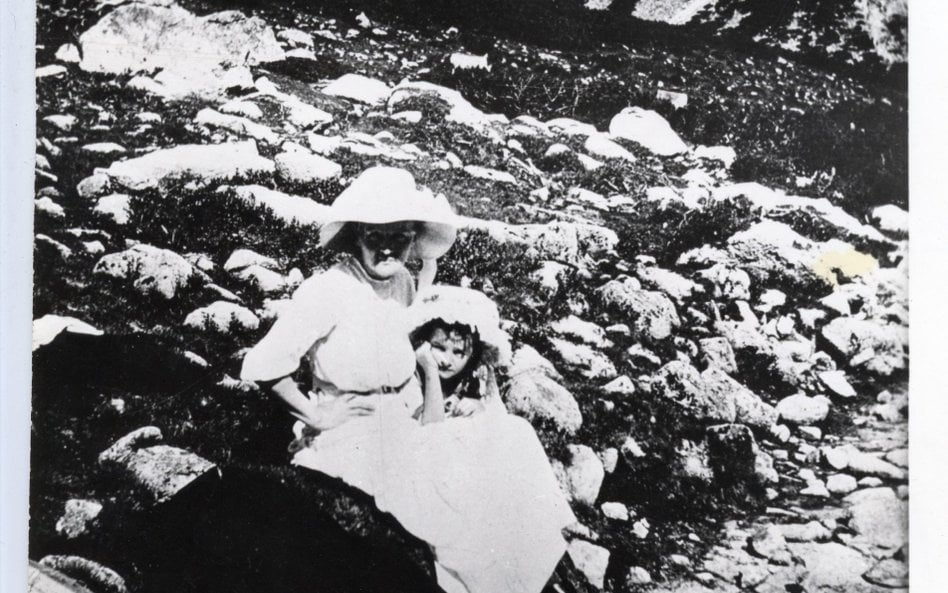 Maria Skłodowska-Curie z córką Ewą w Tatrach, 1911 rok.