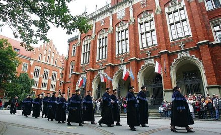 Studentów jednak więcej