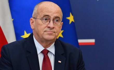 Minister Zbigniew Rau parafował notę dyplomatyczną w sprawie reparacji podczas konferencji prasowej 