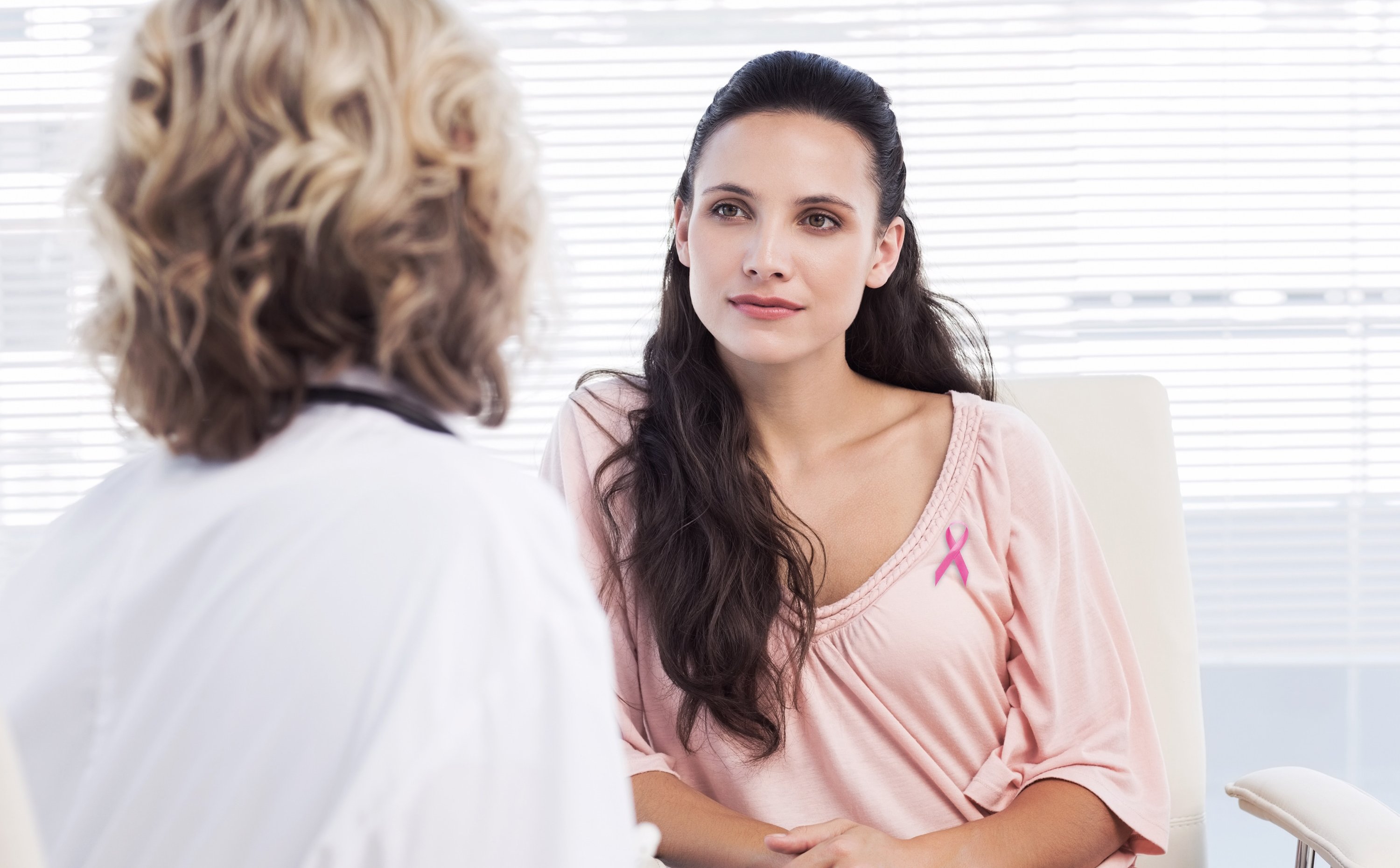 Terapia hormonalna chroni kobiety przed rakiem piersi – ale nie każda. Nowe odkrycie