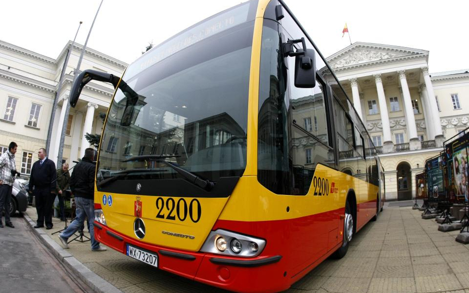 Coraz mniej autobusów