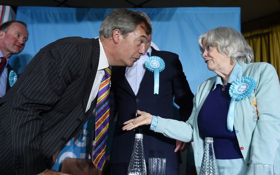 Sondaż: Na Brexit Party głosują starzy wyborcy. W najmłodszej grupie partię Farage'a popiera tylko 6 proc.