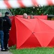 Funkcjonariusze policji w pobliżu miejsca strzelaniny przy ulicy Królowej Jadwigi w Białej Podlaskie