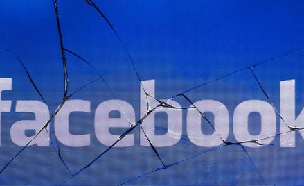 Facebook zakazuje białego nacjonalizmu