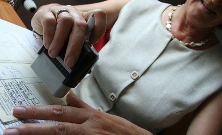 Zatrudnienie potwierdzą też świadkowie