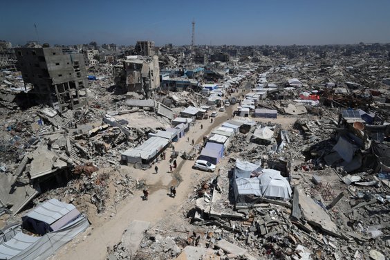 Północna Strefa Gazy. Palestyńczycy, którzy stracili swoje domy w wyniku działań izraelskiego wojska