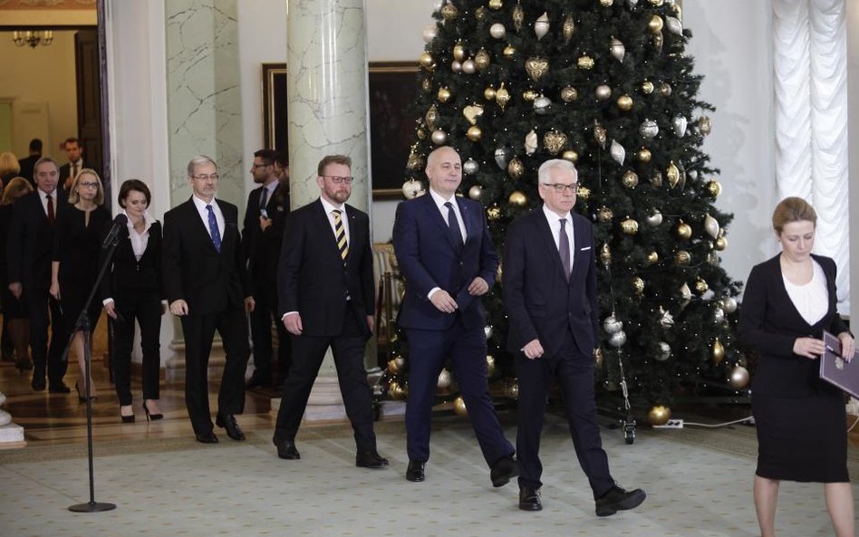 PRL-owski humor i druga koperta PiS