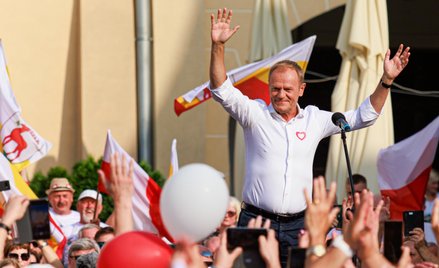 Przewodniczący Platformy Obywatelskiej Donald Tusk na spotkaniu z mieszkańcami Jeleniej Góry