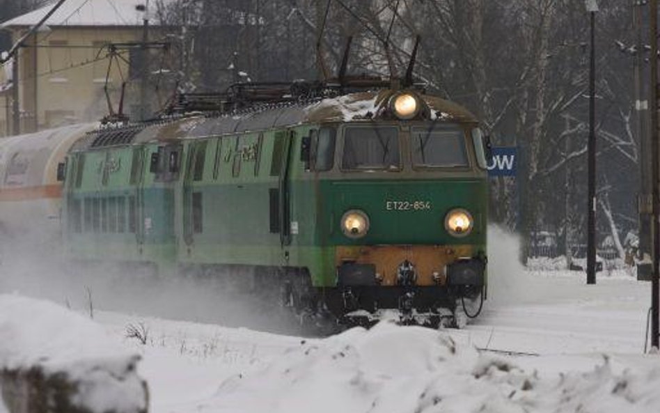 Ciężkie warunki pogodowe w Suchedniowie (woj.świętokrzyskie)