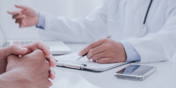 Nawet 350 tys. zł miesięcznie. Tyle zarobił z pieniędzy podatników najlepiej wynagradzany lekarz w Polsce