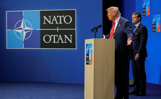 Prezydent USA Donald Trump podczas konferencji prasowej w Hadze, która odbyła się po szczycie NATO.