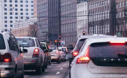 Koerek samochodów w centrum Warszawy