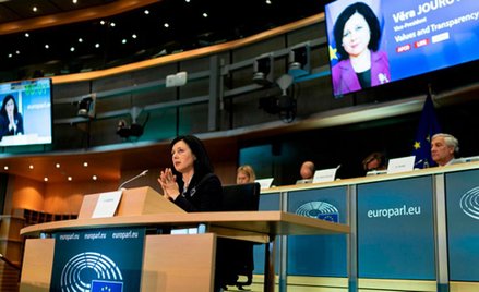 Věra Jourová zapowiada wniesienie do debaty o praworządności wrażliwości i doświadczenia osoby, któr