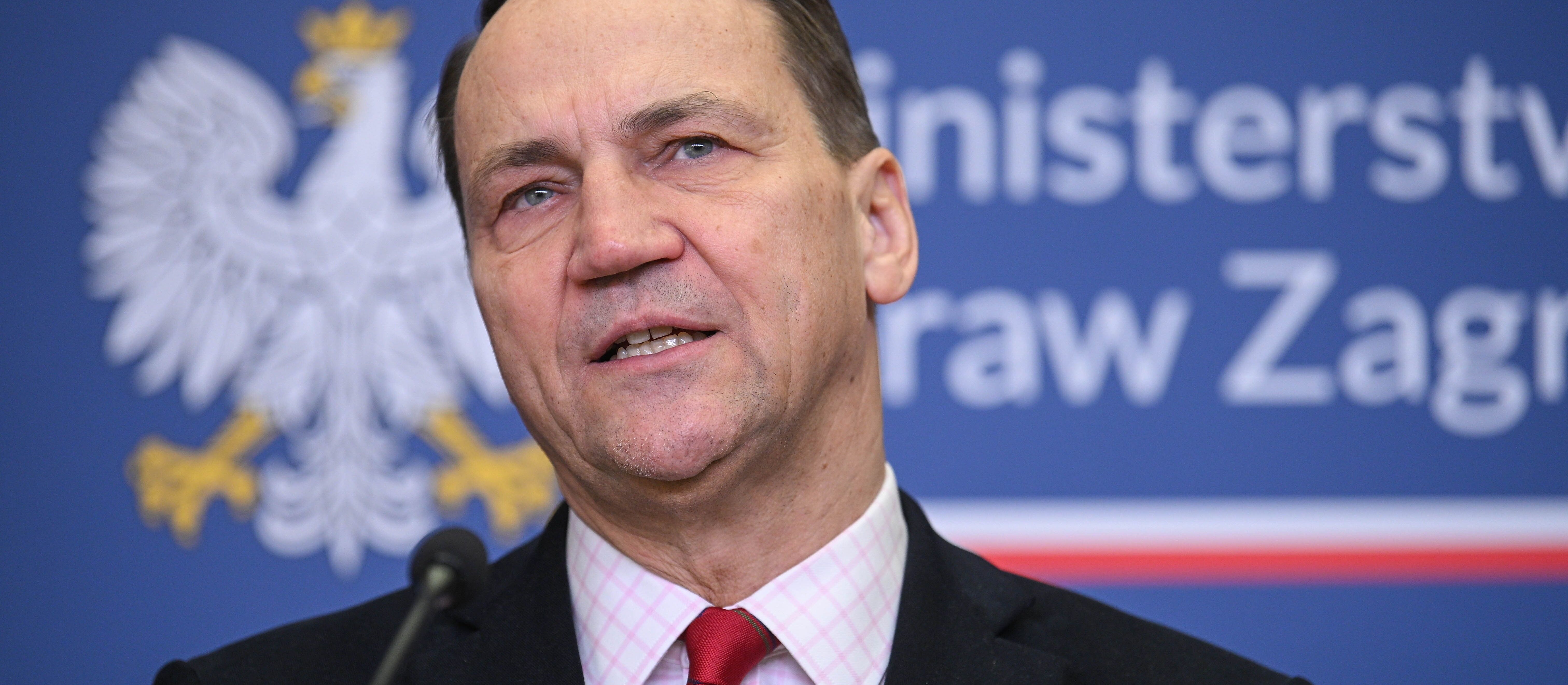 Koniec darmowych ewakuacji Polaków? Radosław Sikorski chce zmian