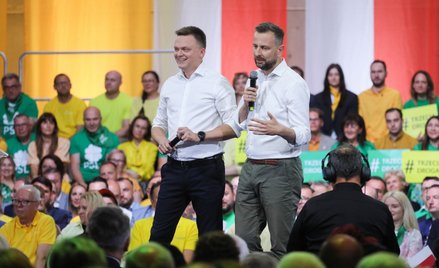 Prezes PSL Władysław Kosiniak-Kamysz i przewodniczący partii Polska 2050 Szymon Hołownia podczas kon